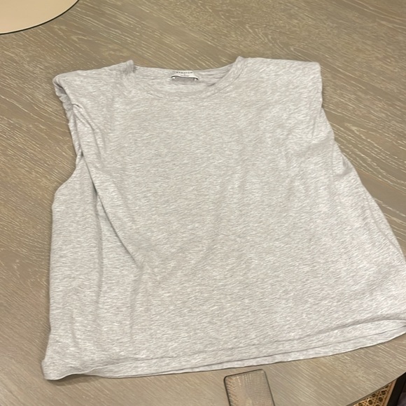 Aritzia muscle tank grey with shoulder pads - Picture 3 of 4